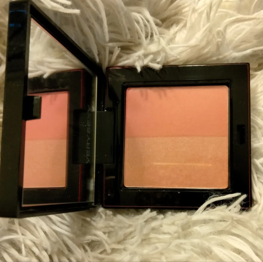 🆕 Victoria’s Secret Very Sexy Blush/Highlight Duo RUNWAY